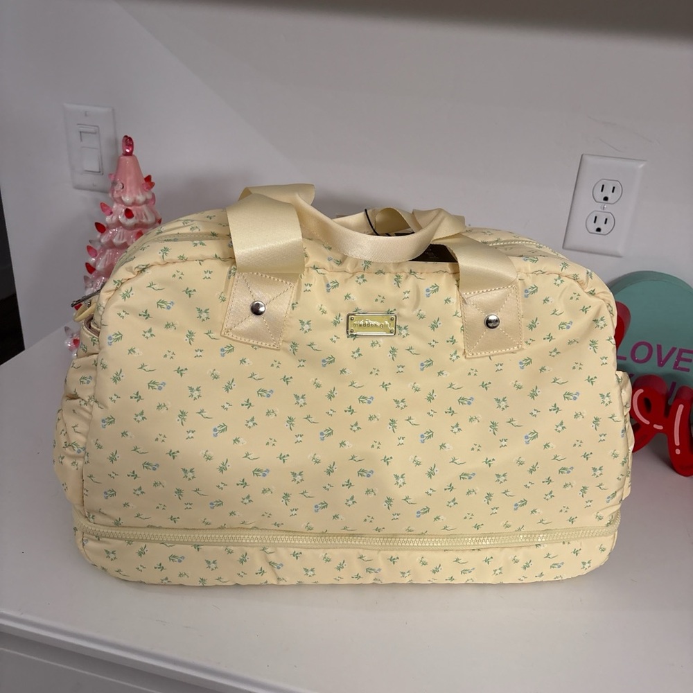 💛Madden Girl weekender yellow Floral Women's duffle bag 💛